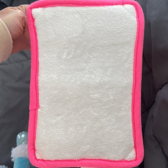 Unipak Plush Unicorn Castle with Five (5) Stuffed Animal Unicorns. Like new! - Picture 7 of 7